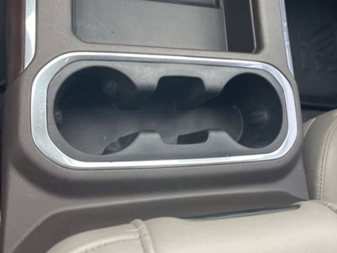 Used 2019 GMC Sierra 1500 SLT image 18