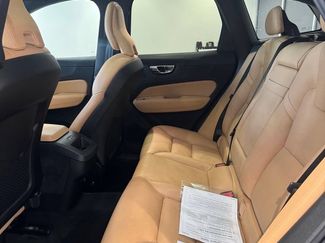 Used 2019 Volvo XC60 T5 Momentum w/ Multimedia Package AWD/4WD video 1