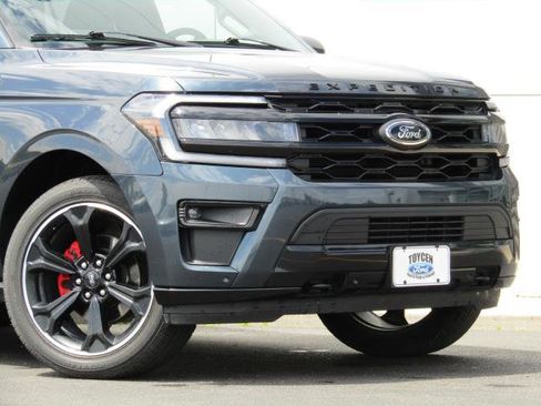 Certified 2022 Ford Expedition Max Limited AWD/4WD image 5