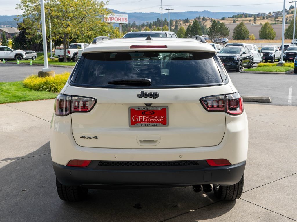 Used 2021 Jeep Compass Latitude w/ Sun and Sound Group AWD/4WD image 6