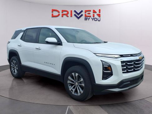 New 2026 Chevrolet Equinox LT w/ Convenience Package II FWD image 7