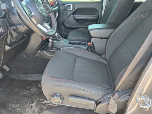 Used 2019 Jeep Wrangler Unlimited Rubicon AWD/4WD image 17