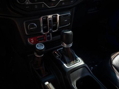 Used 2023 Jeep Gladiator Mojave AWD/4WD image 26