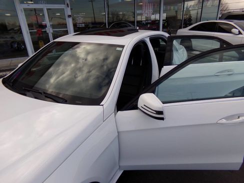 Used 2015 Mercedes-Benz E 350 4MATIC Sedan image 45