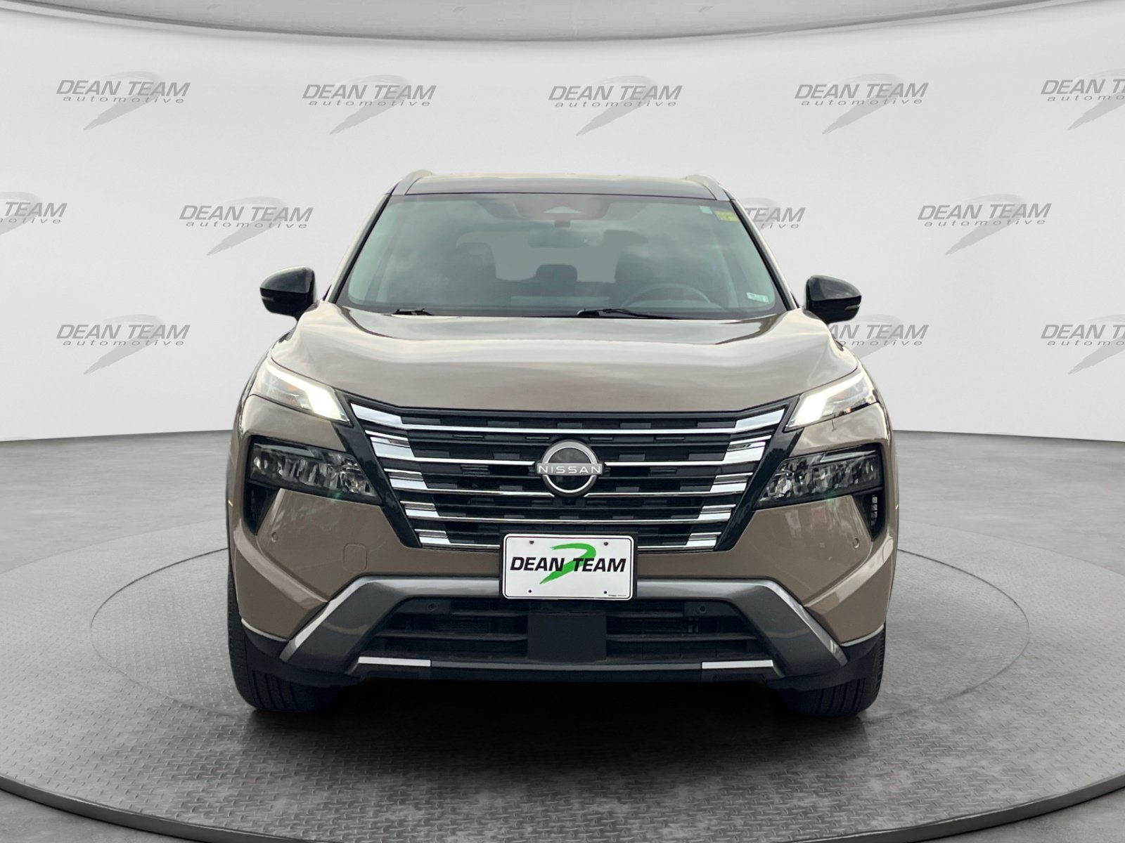 Used 2025 Nissan Rogue SL AWD/4WD image 2