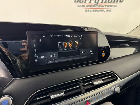 Used 2022 Hyundai Palisade Limited w/ Cargo Package image 17