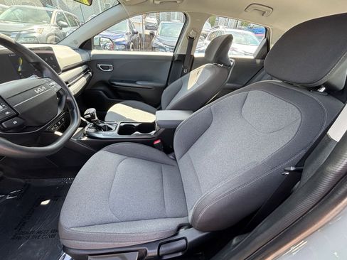 Used 2025 Kia K4 LXS FWD image 25