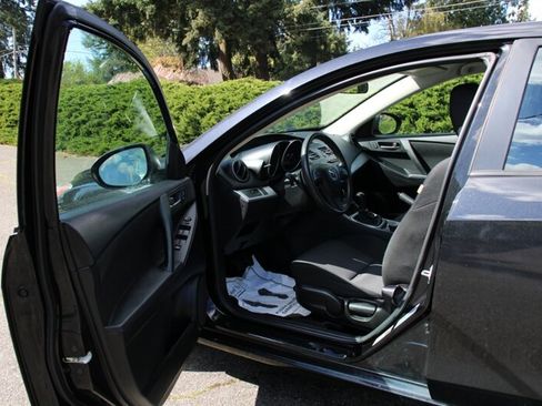 Used 2013 MAZDA MAZDA3 i Sport image 5