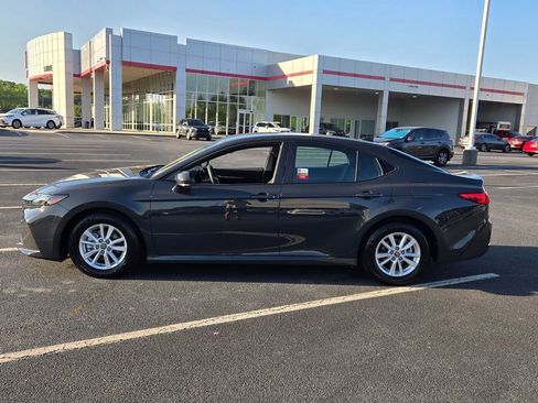 Used 2025 Toyota Camry LE image 4