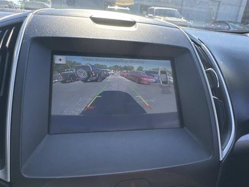 Used 2016 Ford Edge SEL w/ Equipment Group 201A AWD/4WD image 32