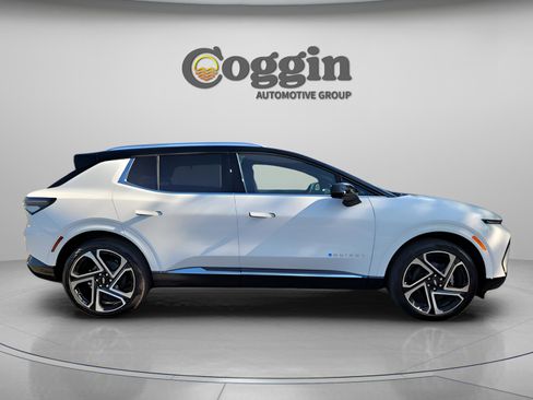 New 2026 Chevrolet Equinox EV LT image 4