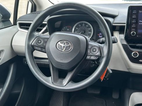 Used 2021 Toyota Corolla LE FWD image 32