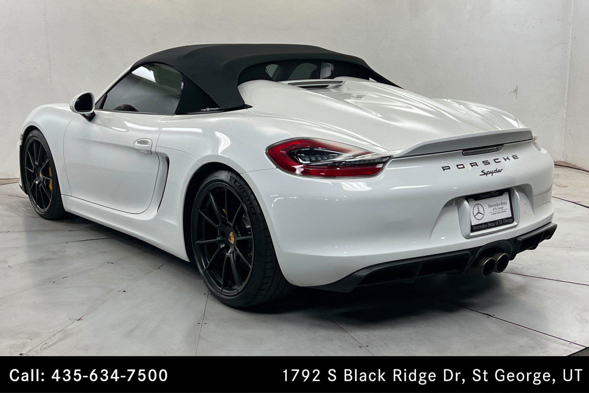 Used 2016 Porsche Boxster Spyder RWD image 3