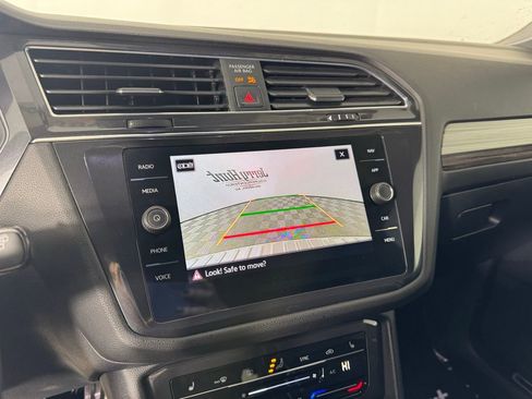 Used 2022 Volkswagen Tiguan SEL R-Line image 19