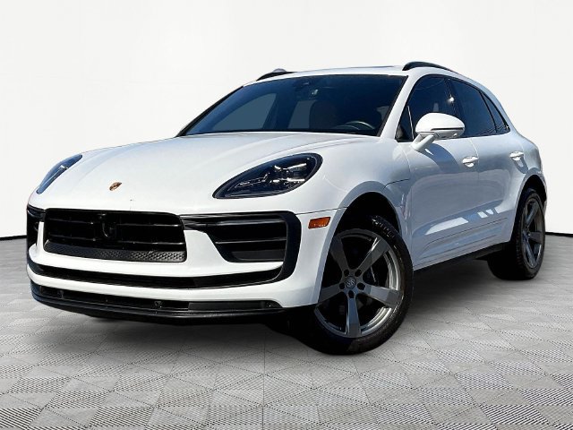 Used 2023 Porsche Macan AWD/4WD image 3