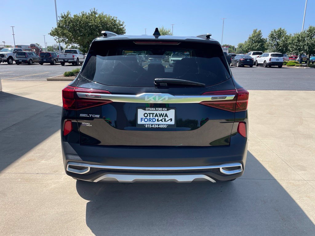 Used 2023 Kia Seltos EX AWD/4WD image 6