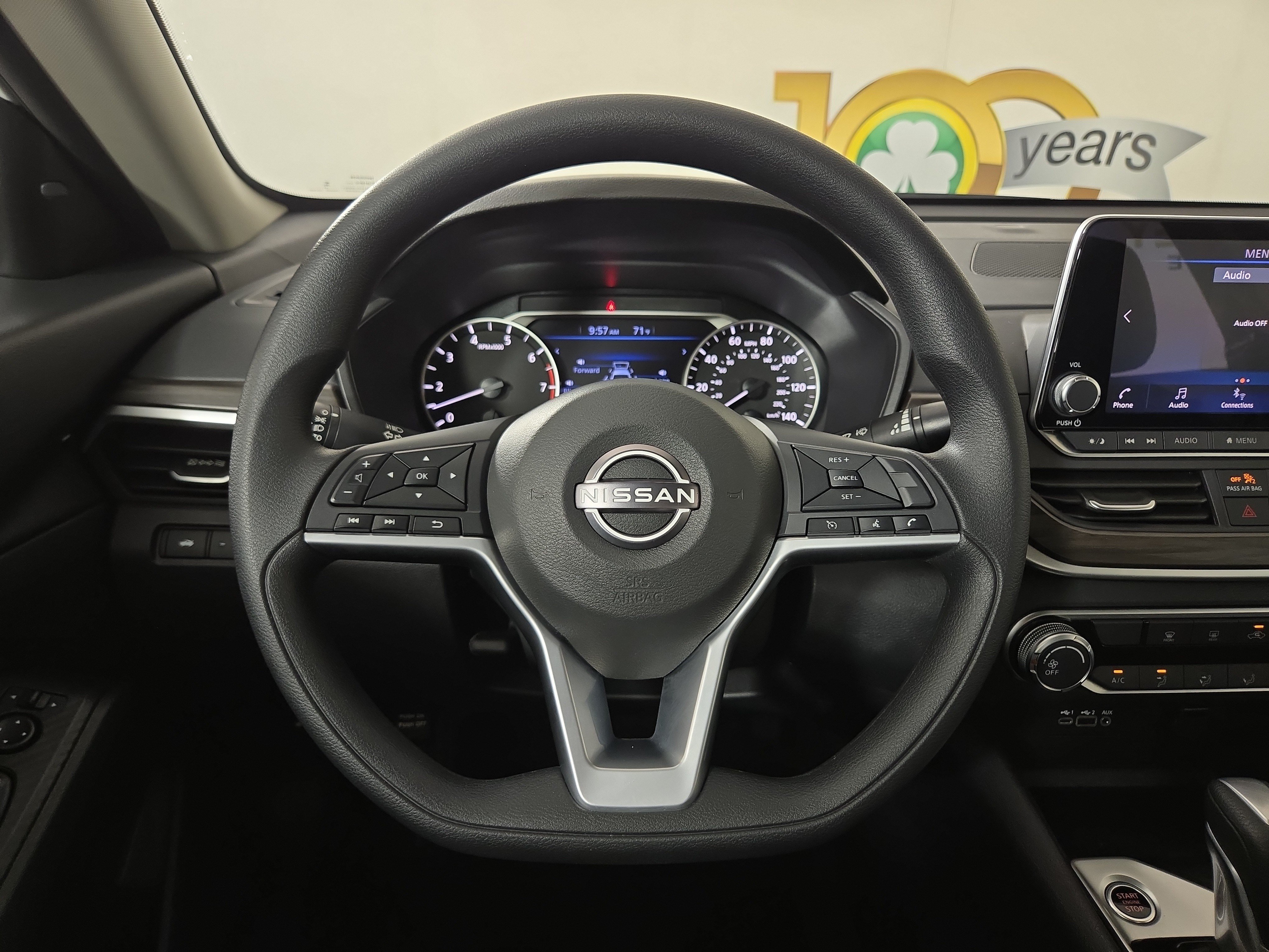 Used 2025 Nissan Altima 2.5 SV FWD image 14