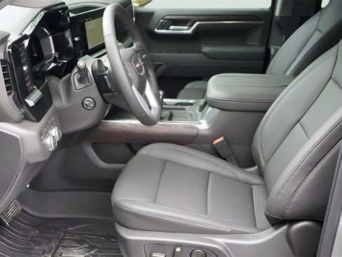 New 2026 GMC Sierra 1500 SLT image 9