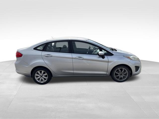 Used 2013 Ford Fiesta SE FWD image 5