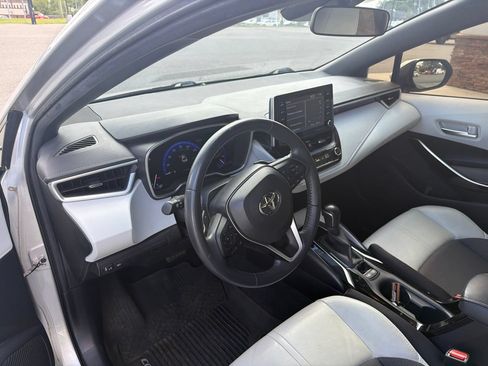 Used 2021 Toyota Corolla XSE FWD image 4