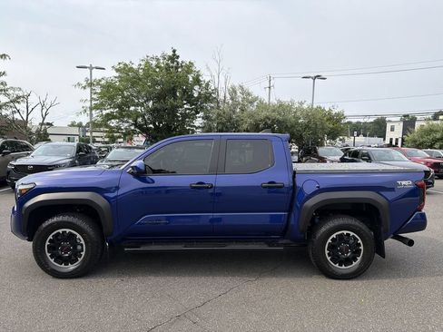 Used 2024 Toyota Tacoma TRD Off-Road AWD/4WD image 5