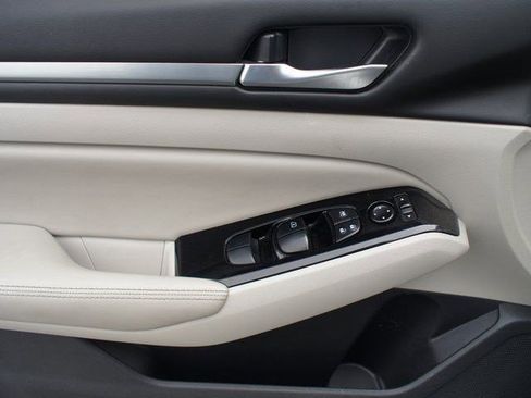 Used 2023 Nissan Altima 2.5 SV image 27