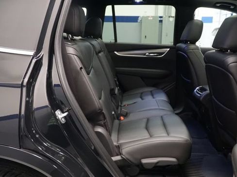 Certified 2024 Cadillac XT6 Luxury AWD/4WD image 18