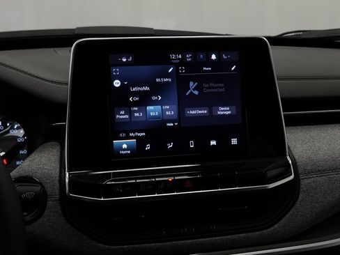 Certified 2025 Jeep Compass Latitude w/ Convenience Group image 29