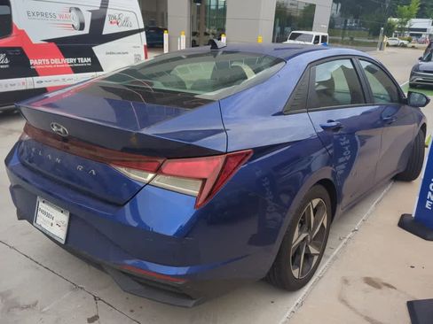 Certified 2023 Hyundai Elantra SEL w/ Convenience Package FWD image 4