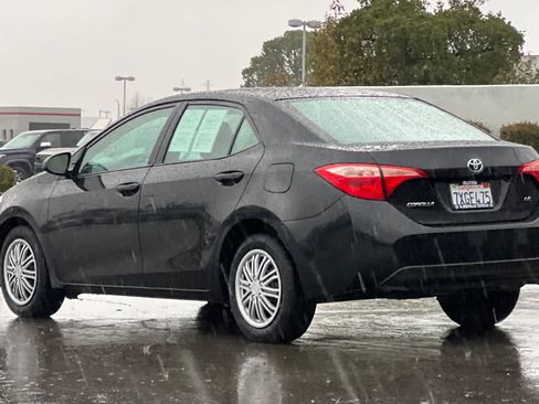 Used 2017 Toyota Corolla LE image 7