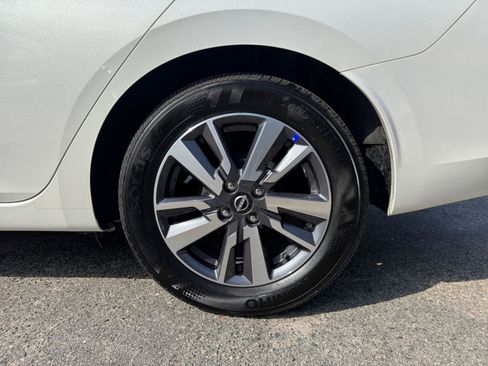 Used 2025 Nissan Versa SV image 25