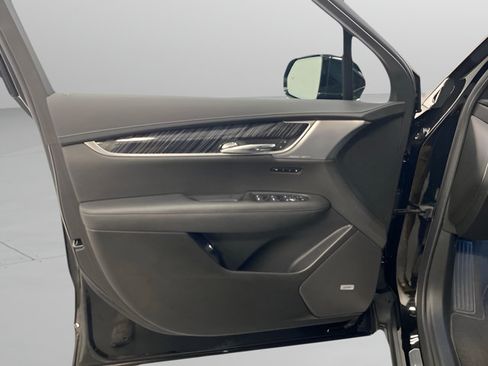 Used 2025 Cadillac XT6 Premium Luxury AWD/4WD image 19