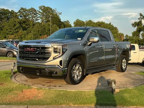 Used 2023 GMC Sierra 1500 SLT w/ SLT Convenience Package AWD/4WD image 3