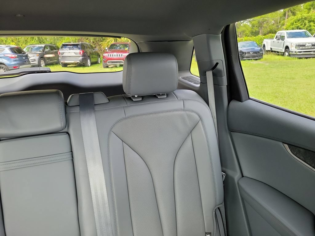 Used 2020 Lincoln Nautilus Reserve w/ Cargo Utility Package FWD image 17