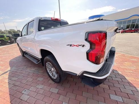 Used 2023 Chevrolet Colorado LT w/ LT Convenience Package II AWD/4WD image 32