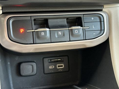 Certified 2023 GMC Acadia Denali w/ Denali Technology Package image 24