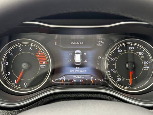 Used 2020 Jeep Cherokee Trailhawk AWD/4WD image 26