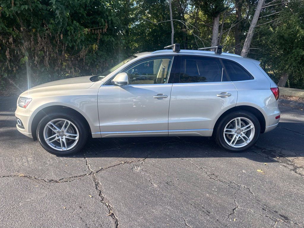 Used 2017 Audi Q5 2.0T Premium Plus w/ Technology Package AWD/4WD image 4