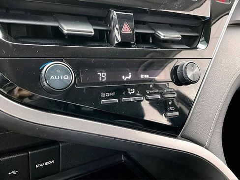Used 2021 Toyota Camry SE image 31