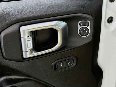Used 2022 Jeep Wrangler Unlimited Sport AWD/4WD image 16
