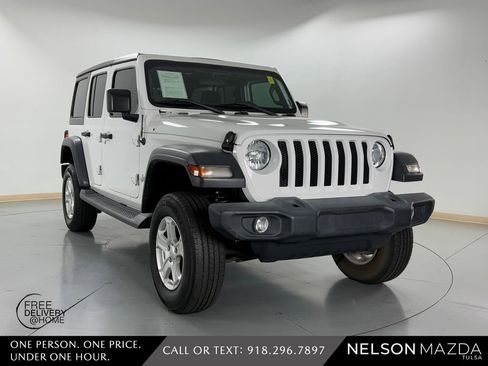 Used 2019 Jeep Wrangler Unlimited Sport S AWD/4WD image 4