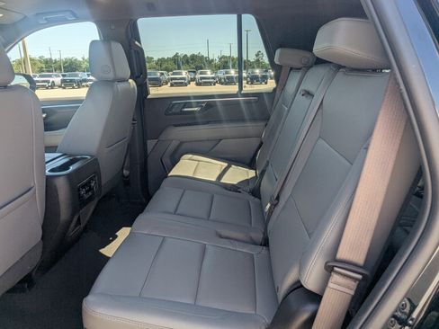 Used 2025 Chevrolet Tahoe LT image 18