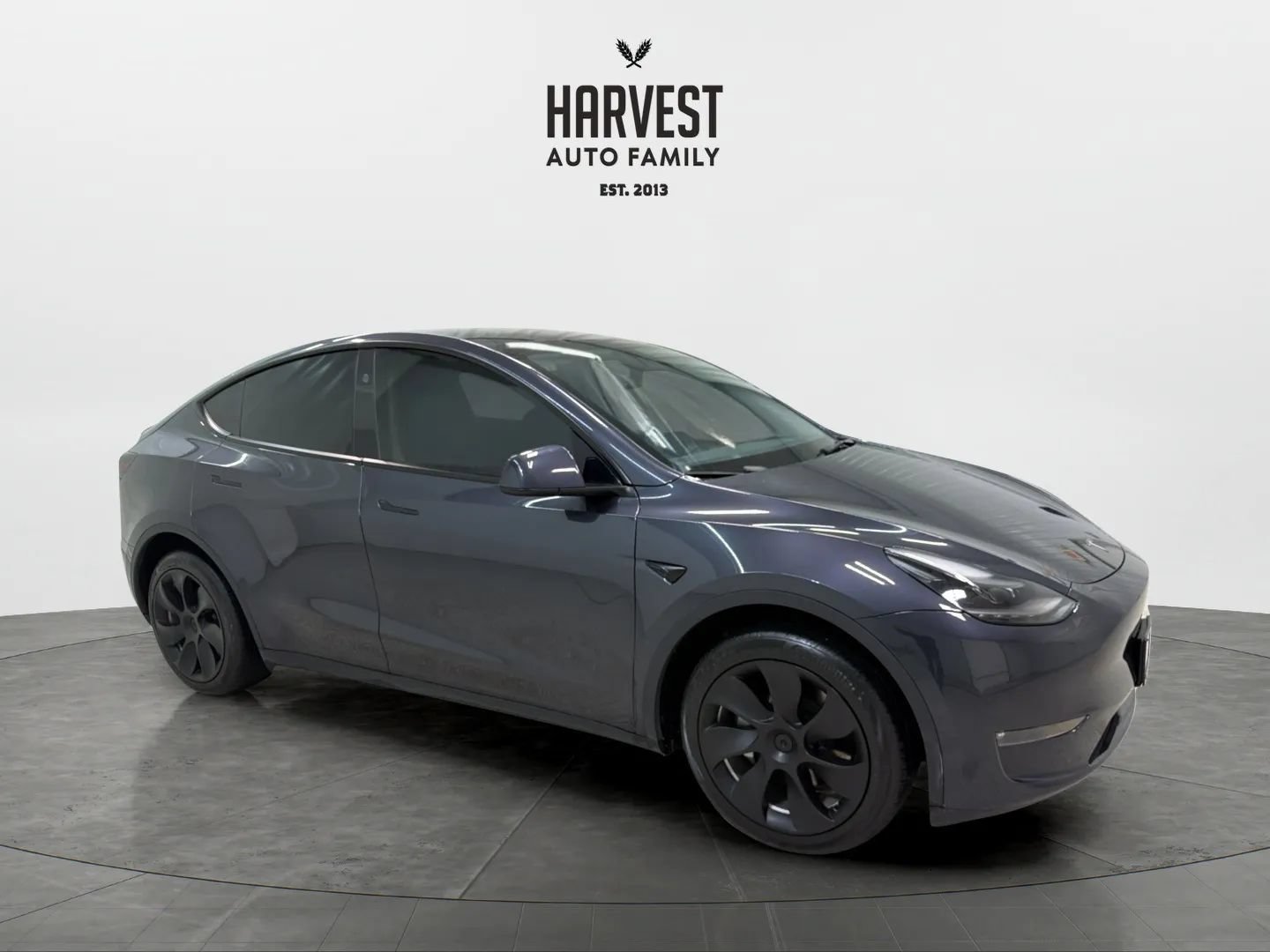 Used 2024 Tesla Model Y Long Range AWD/4WD image 9