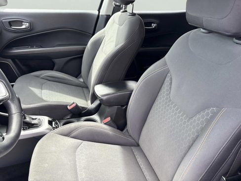 Used 2018 Jeep Compass Sport w/ Tech Group image 23