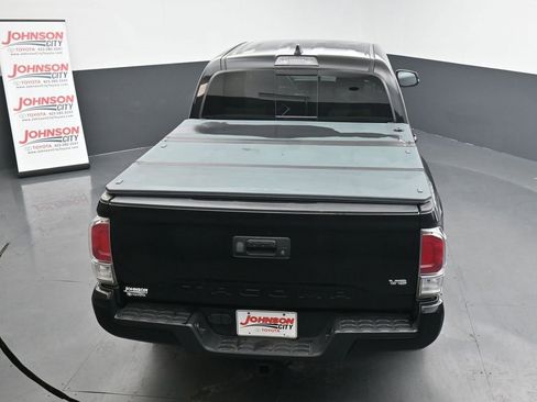 Used 2020 Toyota Tacoma TRD Sport image 35