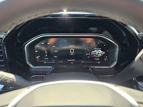 New 2026 GMC Sierra 1500 SLE w/ Preferred Package image 10