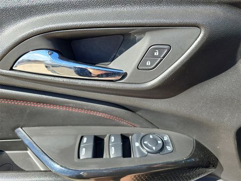 Used 2025 Chevrolet Trax RS w/ Driver Confidence Package image 28