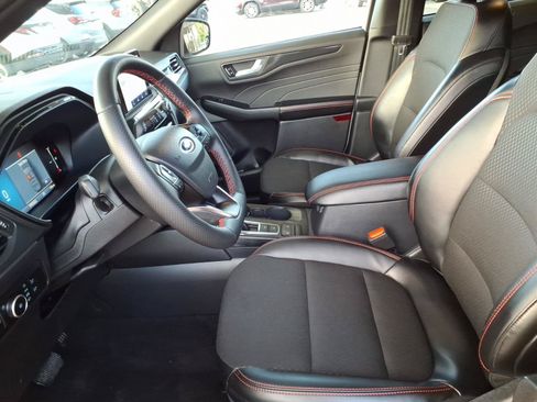 Certified 2025 Ford Escape ST-Line Select AWD/4WD image 10