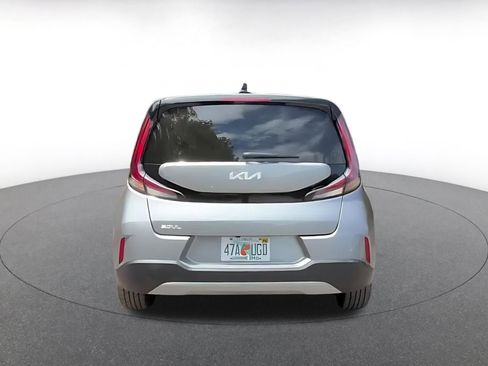 Used 2025 Kia Soul LX w/ LX Technology Package FWD image 12