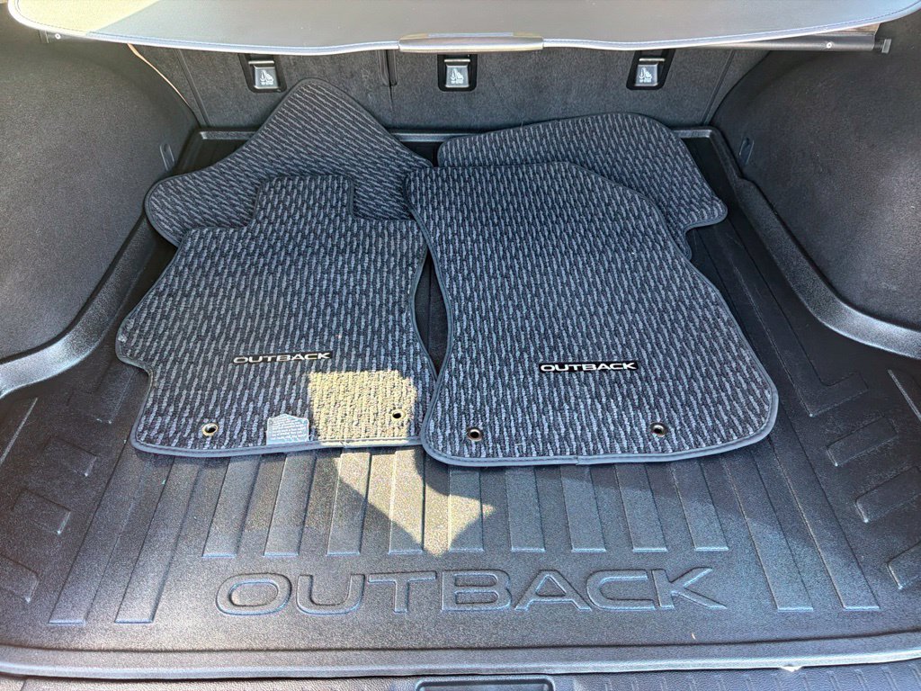 Used 2017 Subaru Outback 2.5i Premium AWD/4WD image 16
